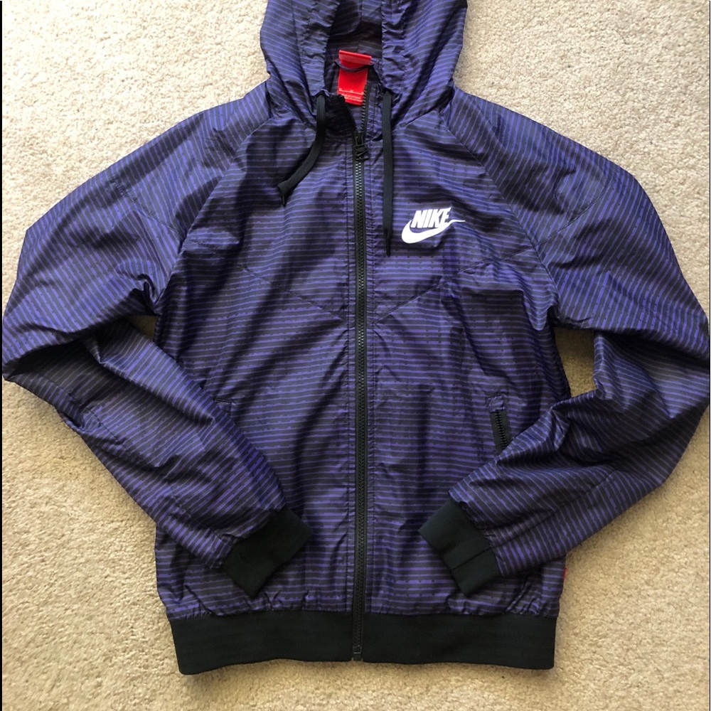 Nike Windbreaker (teen size)